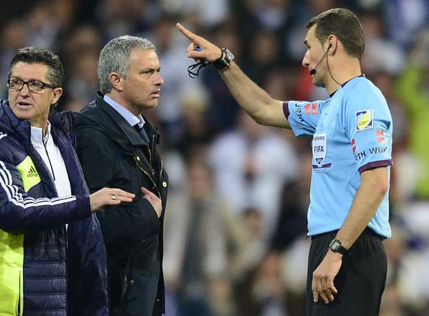 Mourinho espulso dall'arbitro Clos Gomez: troppe proteste. Afp